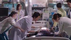 Romantic Doctor, Teacher Kim 1×9